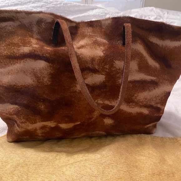 Meet your Posher, Adriana - Picture 2 of 8